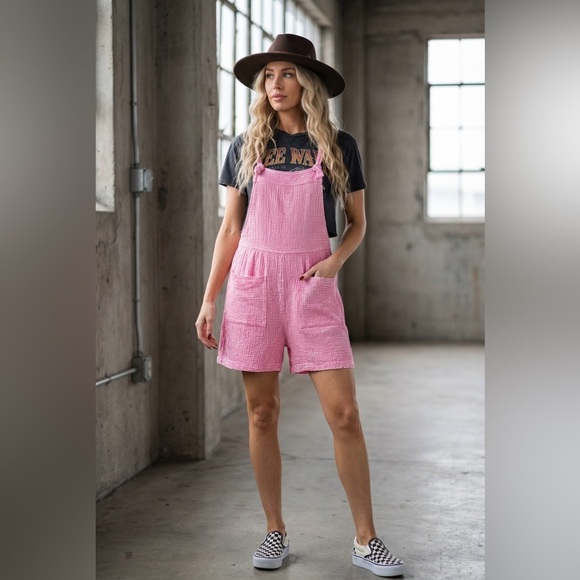Zenana Outfitters Pants - NWT Textured Gauze Washed Pink Knot Strap Jumper Overalls Shortalls Romper